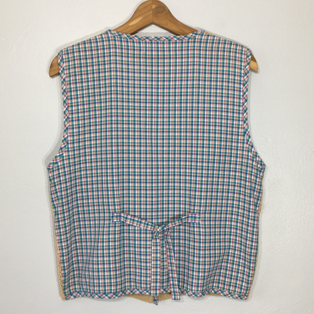 Vintage Grannycore Embroidered Mesh Crochet Vest - Picture 3 of 16